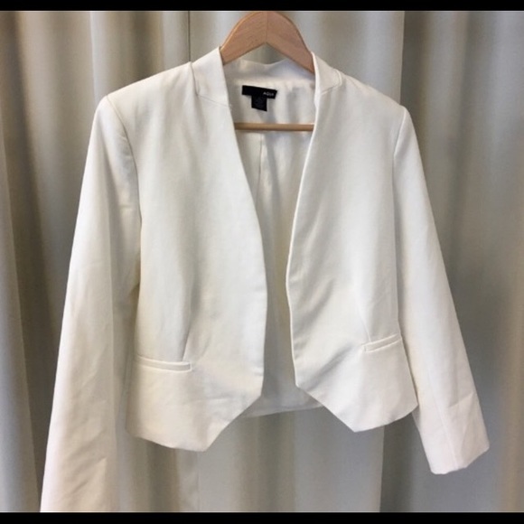 Aqua Jackets & Blazers - 3/4 sleeve white blazer